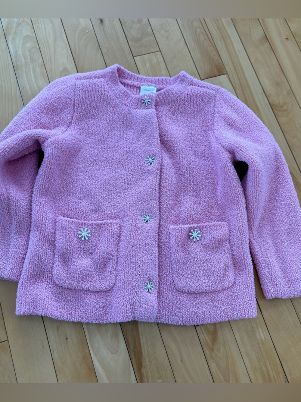 Hanna Andersson Sweater Size 5
Cozy Pink Fuzzy Sweater Snowflake Buttons